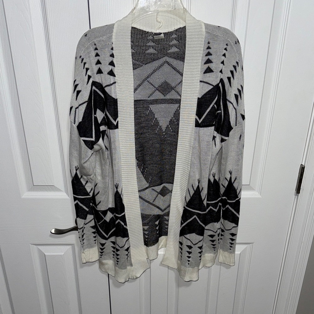 Windsor Black and Gray Patterned Cardigan